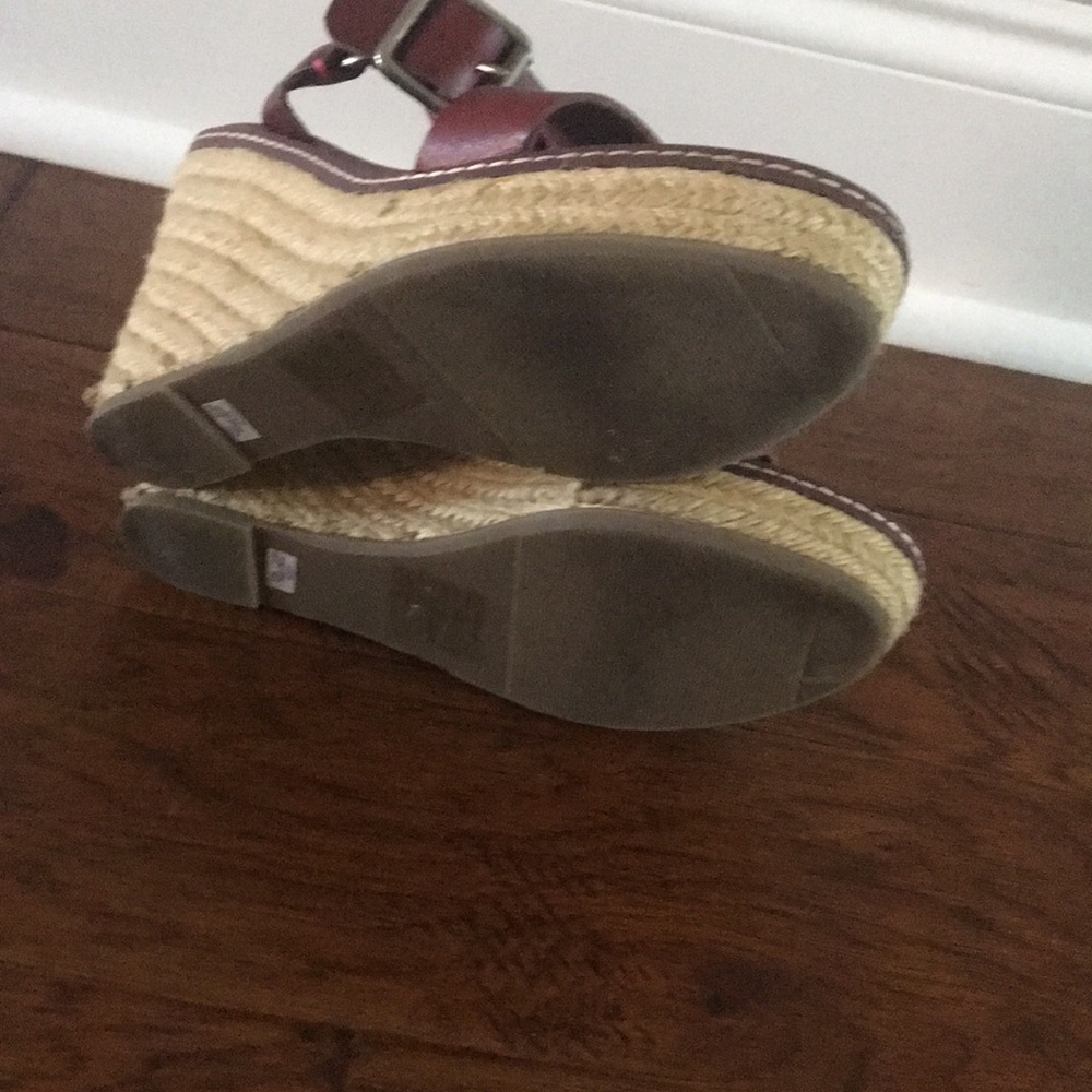 American Eagle leather wedges size 9 - Picture 3 of 4
